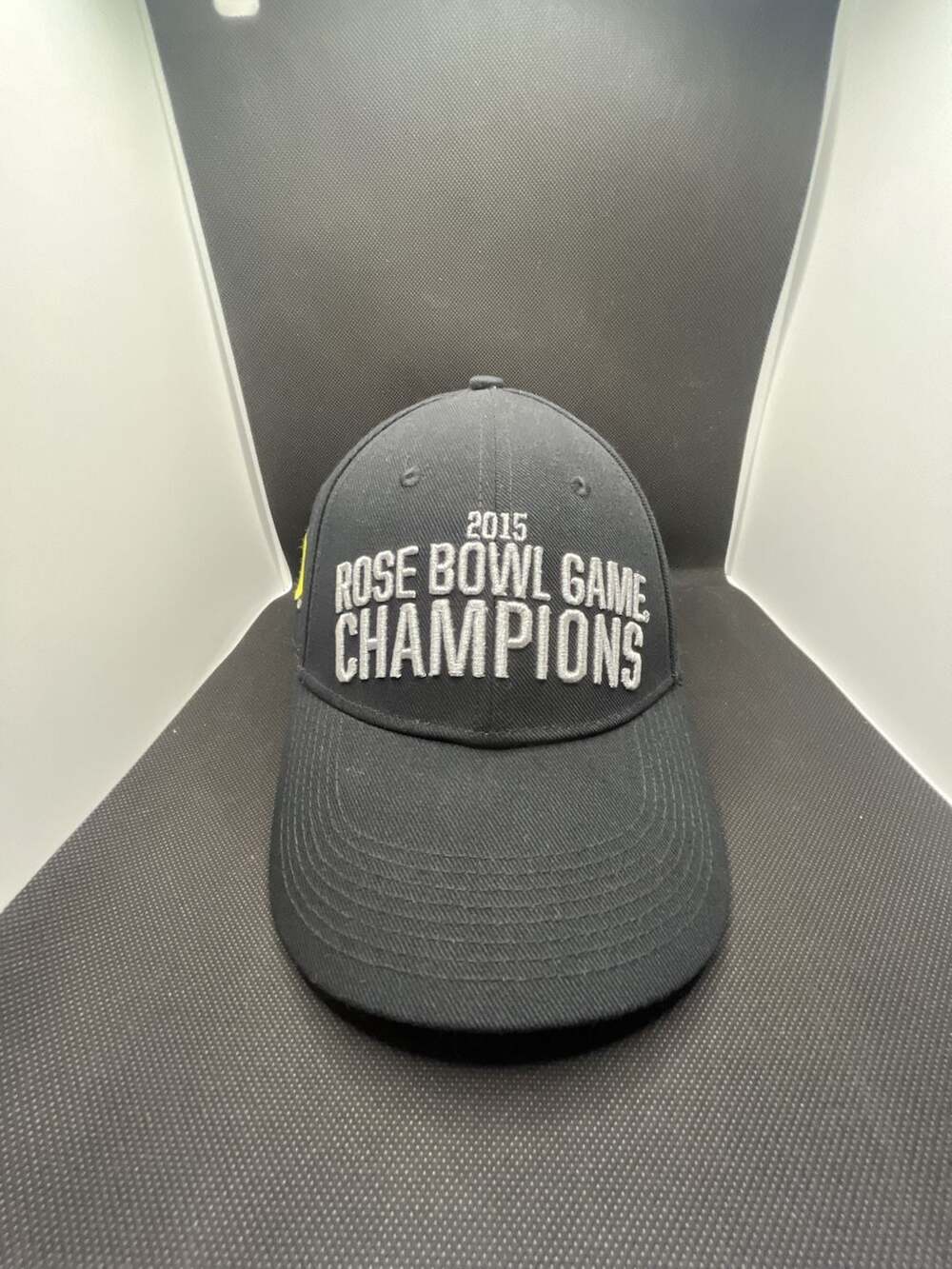 Nike Oregon Ducks 2015 Rose Bowl Champs Official Locker Room Hat - Metallic Brim